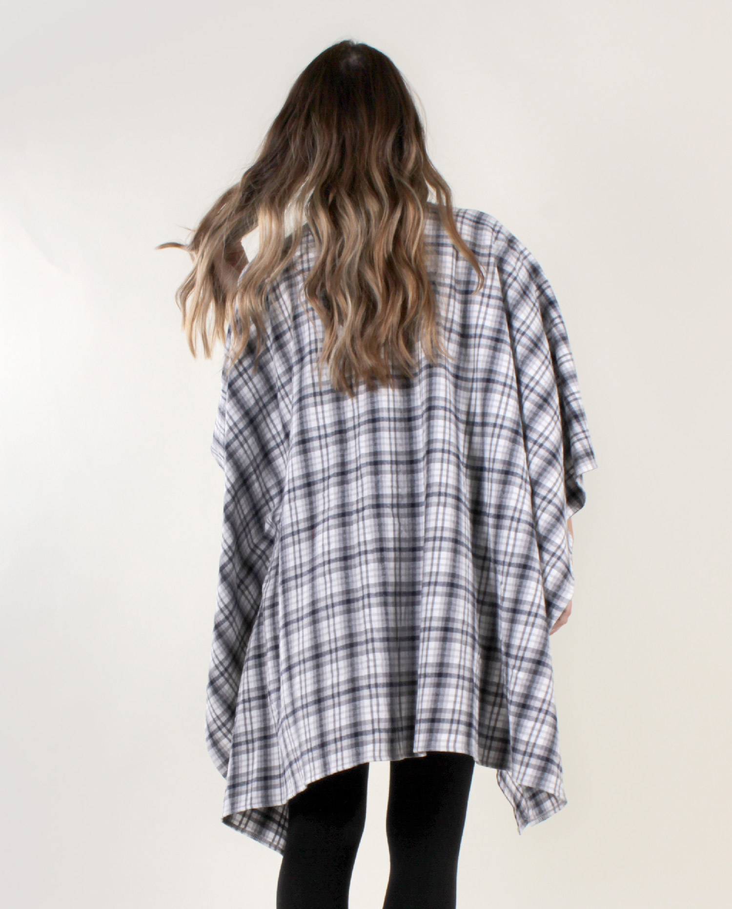 BOandEROS_Plaid_Wrap_White_Navy2